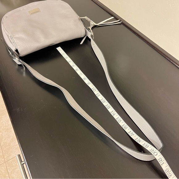 Juicy Couture Rosa vegan leather saddle bag/Crossbody adjustable strap10”x11” - Picture 14 of 15